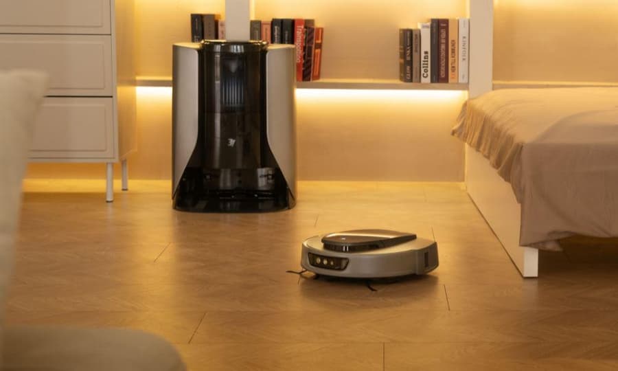 Robotic Vacuums Offer Solution for Pet Owners Struggling with Persistent Hair