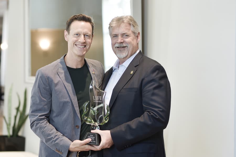 Canadian Chiropractor Honored as 2024 Chiropractor of the Year by Life University